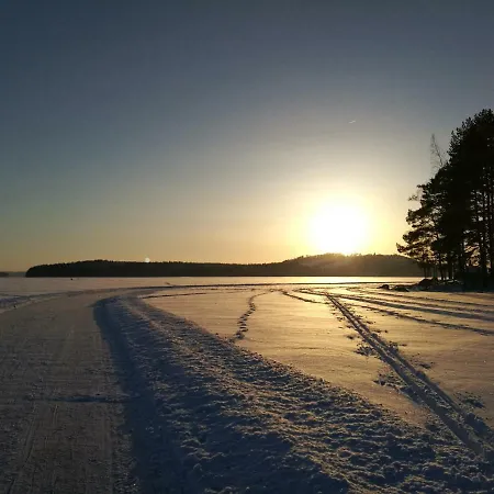 Halkolanniemi Βίλα *